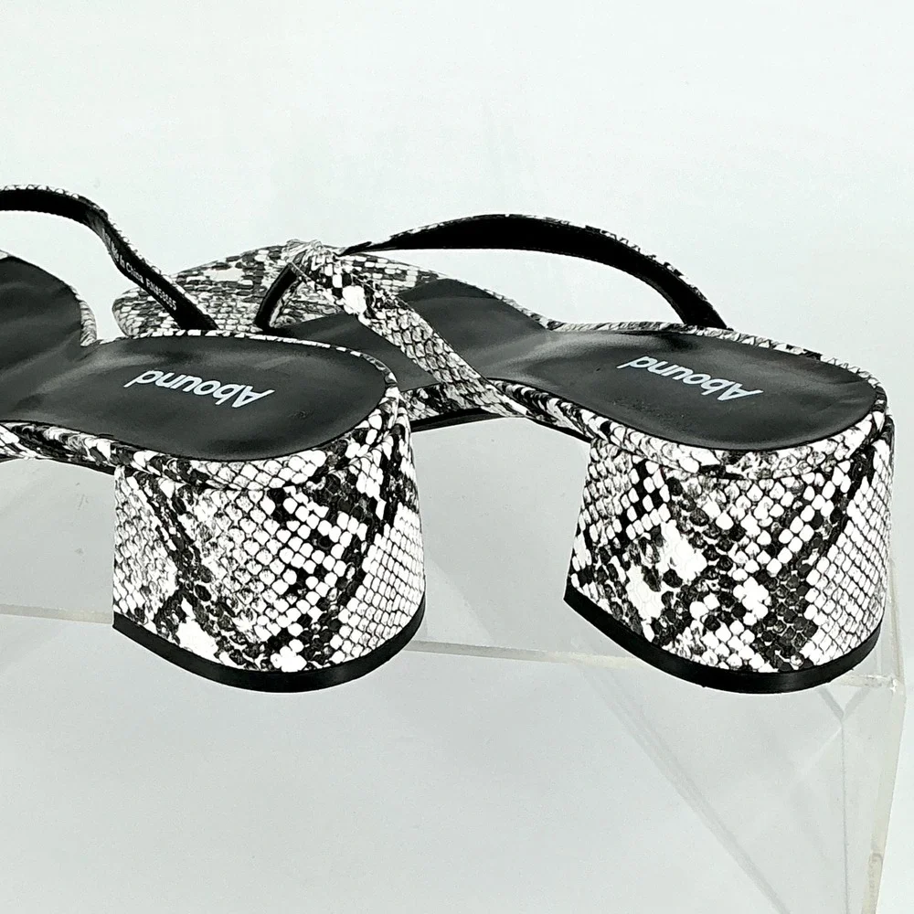 Abound Size 7.5 Snakeskin Print Thong Block Heel Sandals Black White NEW‎